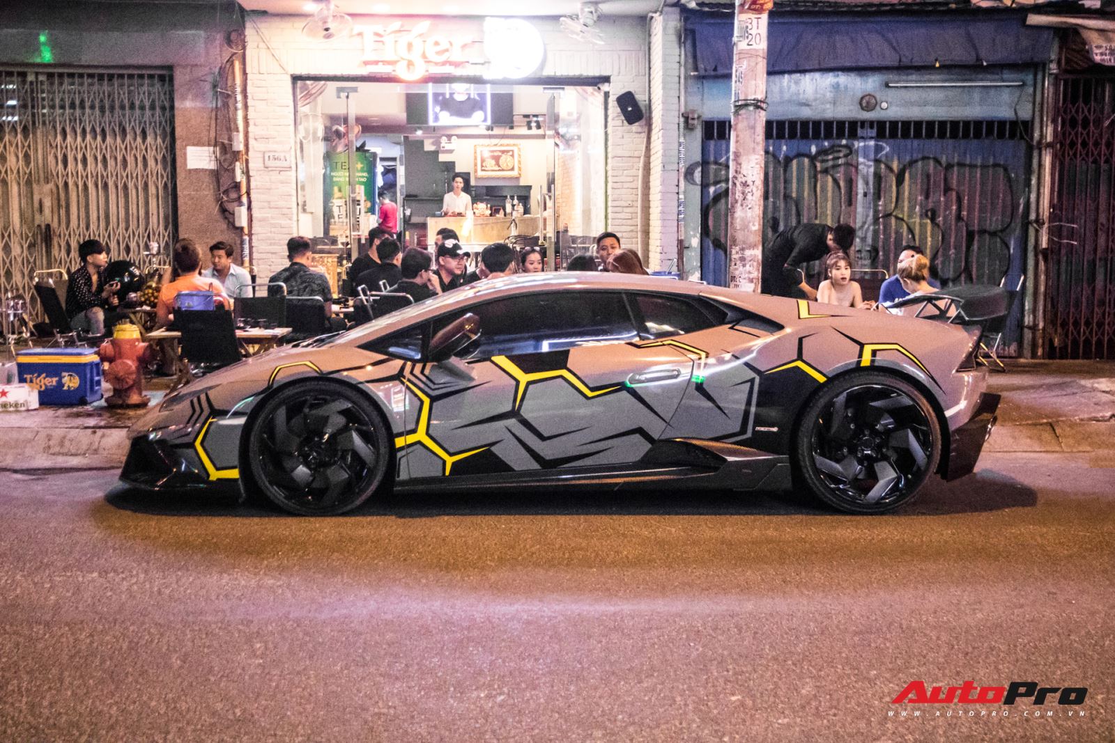 Lamborghini Huracan độ Mansory lột xác với phong cách 'rạn nứt' tại Sài Gòn 12