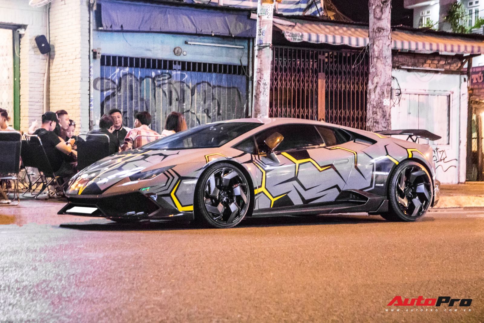 Lamborghini Huracan độ Mansory lột xác với phong cách 'rạn nứt' tại Sài Gòn 2