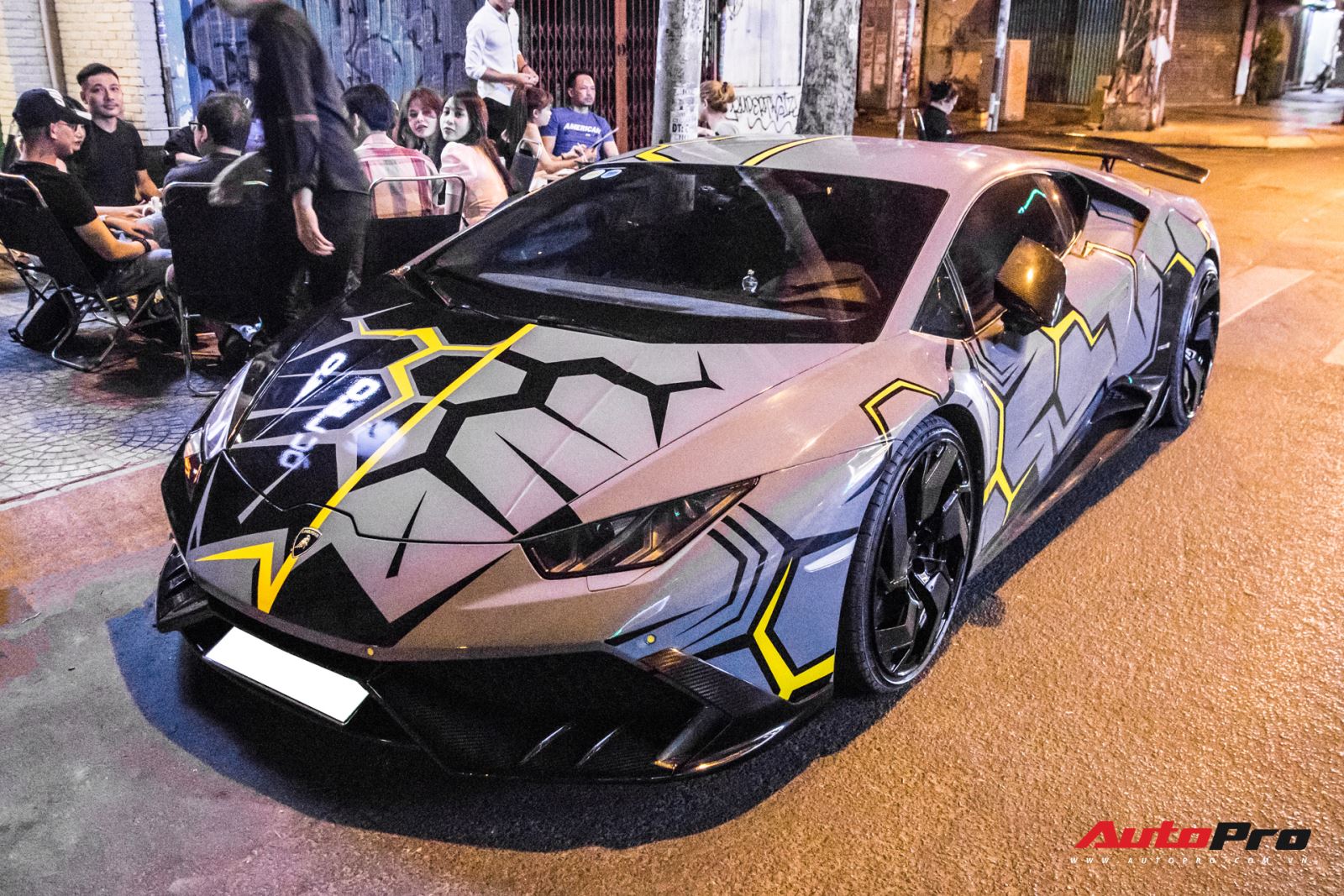 Lamborghini Huracan độ Mansory lột xác với phong cách 'rạn nứt' tại Sài Gòn 4