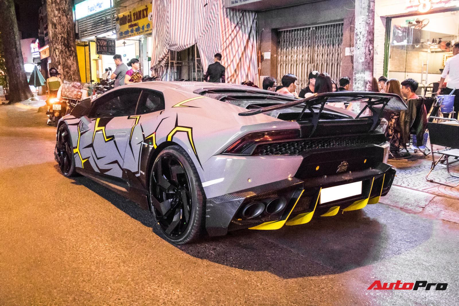 Lamborghini Huracan độ Mansory lột xác với phong cách 'rạn nứt' tại Sài Gòn 9