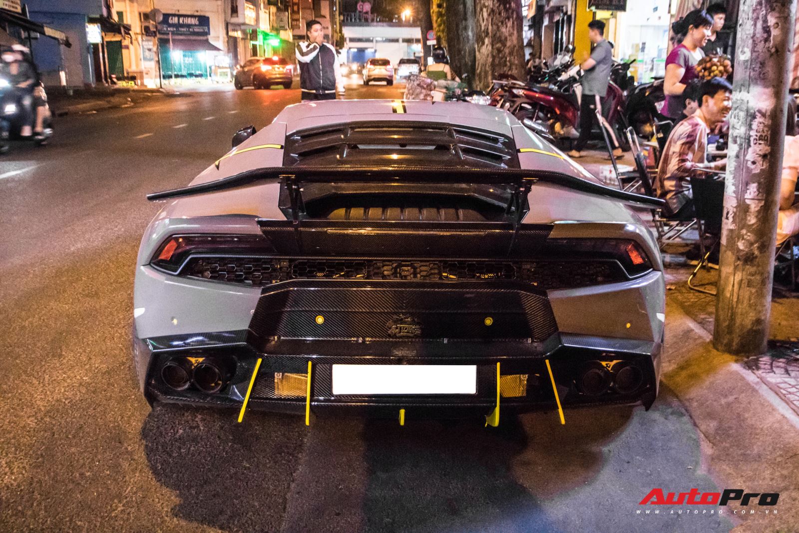 Lamborghini Huracan độ Mansory lột xác với phong cách 'rạn nứt' tại Sài Gòn 11