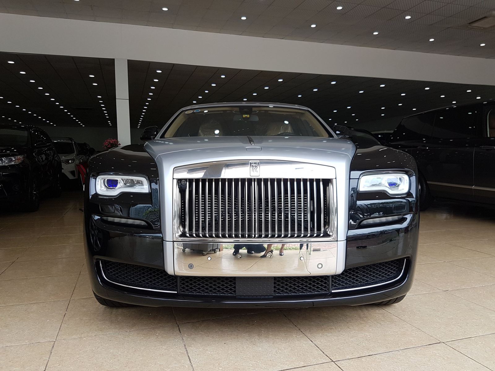 Rolls-Royce Ghost Series II 4 năm tuổi vẫn có giá hơn 20 tỷ đồng 4