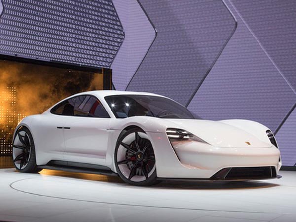 Porsche tập trung vốn đầu tư vào xe điện - 1